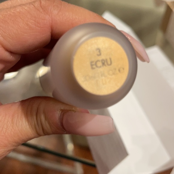 Eve Lom. Radiance Lift Foundation sunscreen Ecru 3 NWT 1 fl oz - Picture 3 of 3